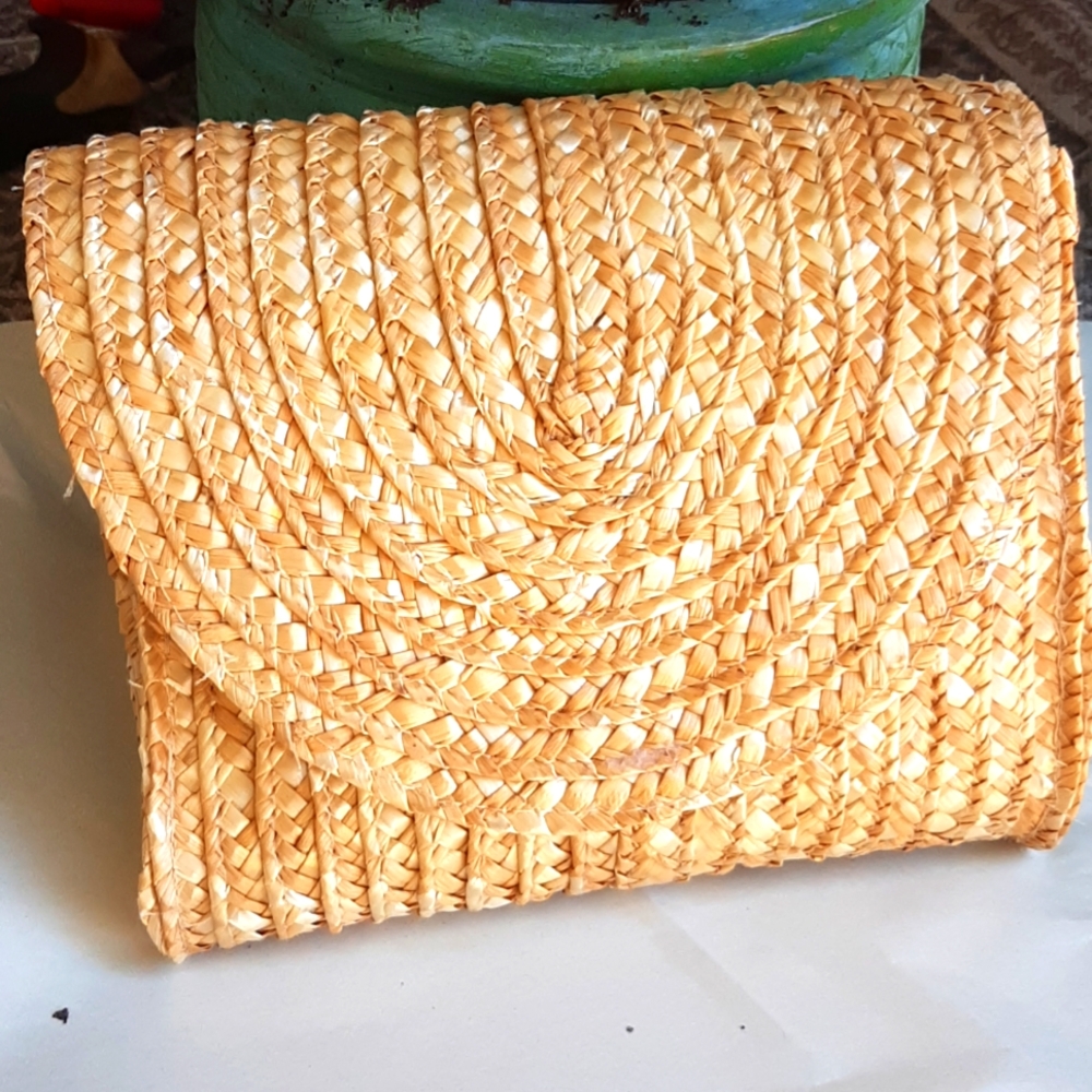 EWC Straw Clutch